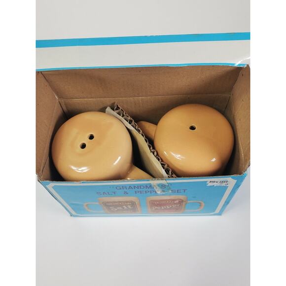 Grandmas Beer Mug Salt and Pepper Set Shakers Large Folk Art Country Decor 4" - Picture 3 of 6